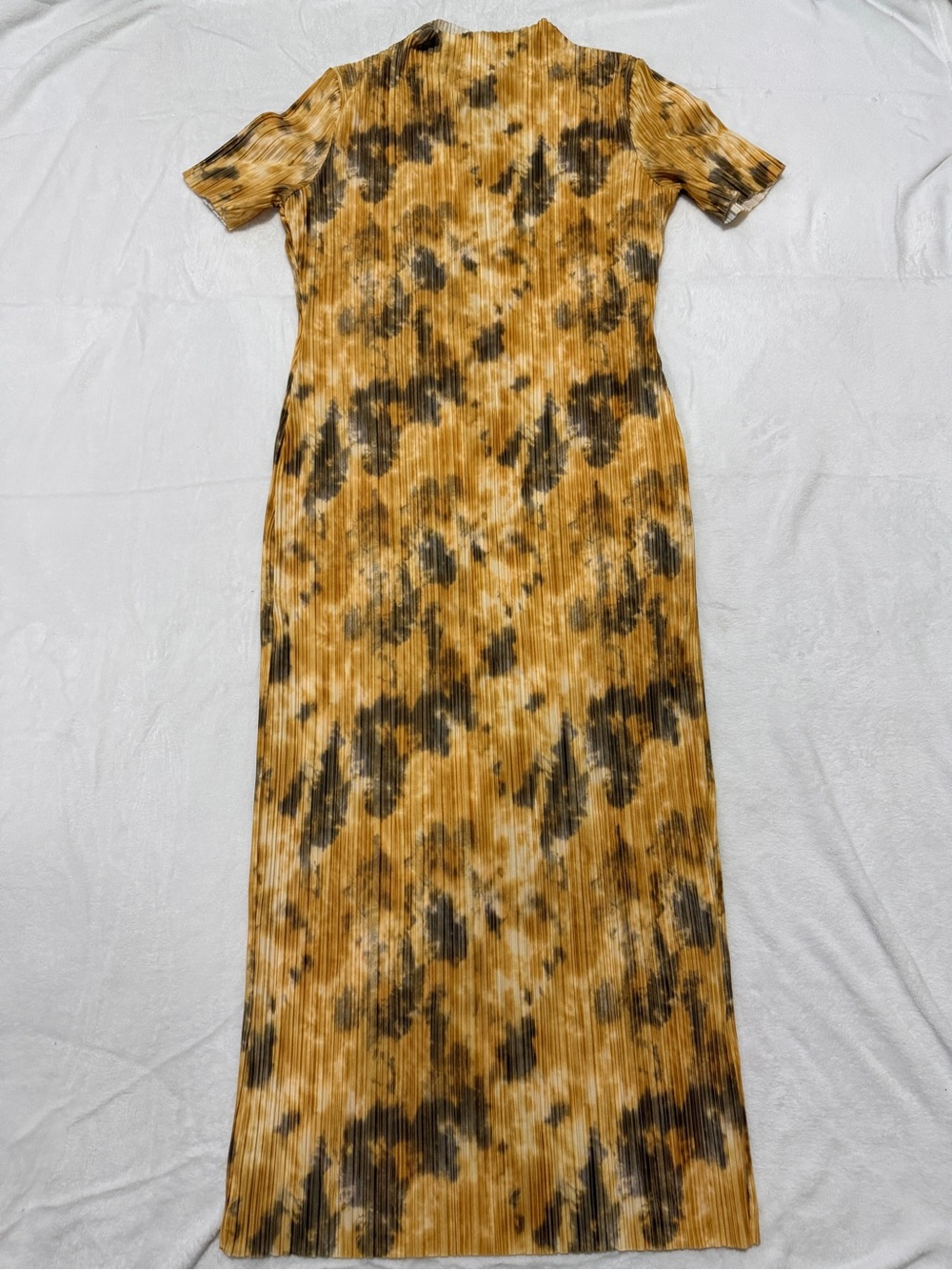 Boohoo Women's Mustard Tie-Dye Pleated Maxi Dress